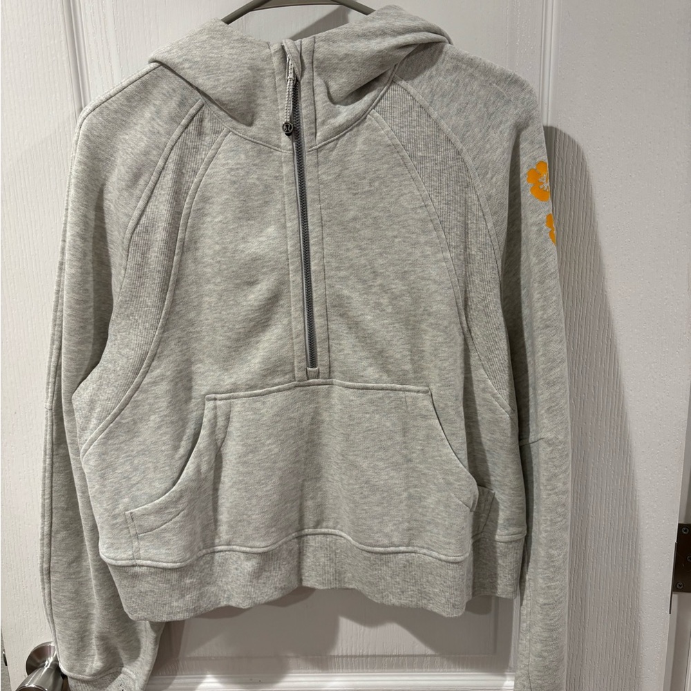Lululemon Athletica Hawaii exclusive hibiscus flowers Gray Half-Zip Hoodie